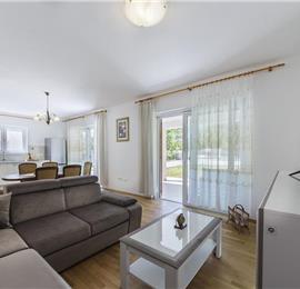 6 bedroom villa with pool near Labin, Istria, sleeps 12